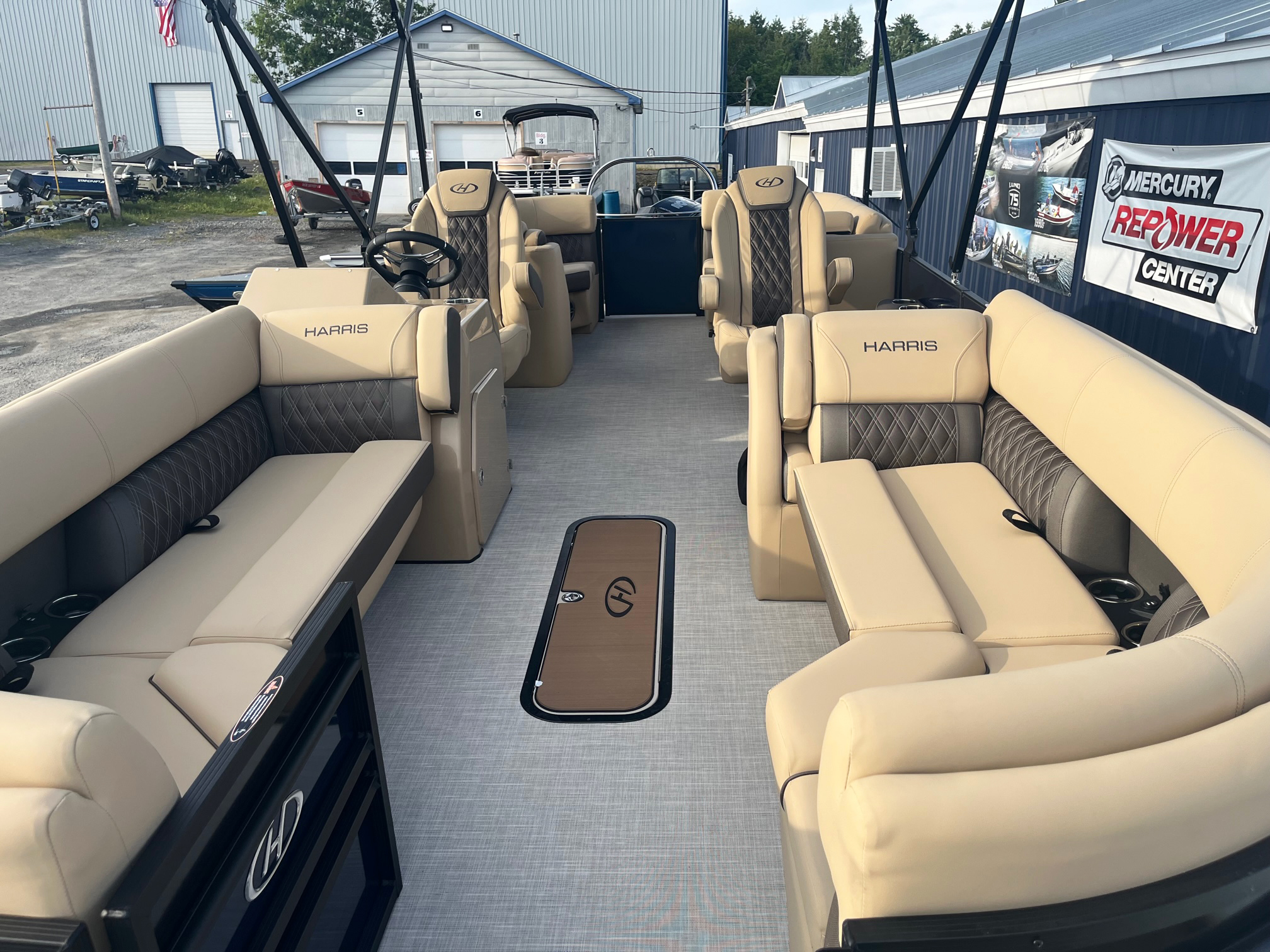 2023 Harris Sunliner 230 with 200HP Mercury - Photo 10